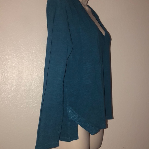 V-neck long sleeve - Picture 3 of 3